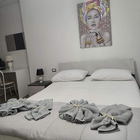 B&B Dei Sogni In Centro, Con Facilita Di Parcheggio Cosenza Eksteriør billede